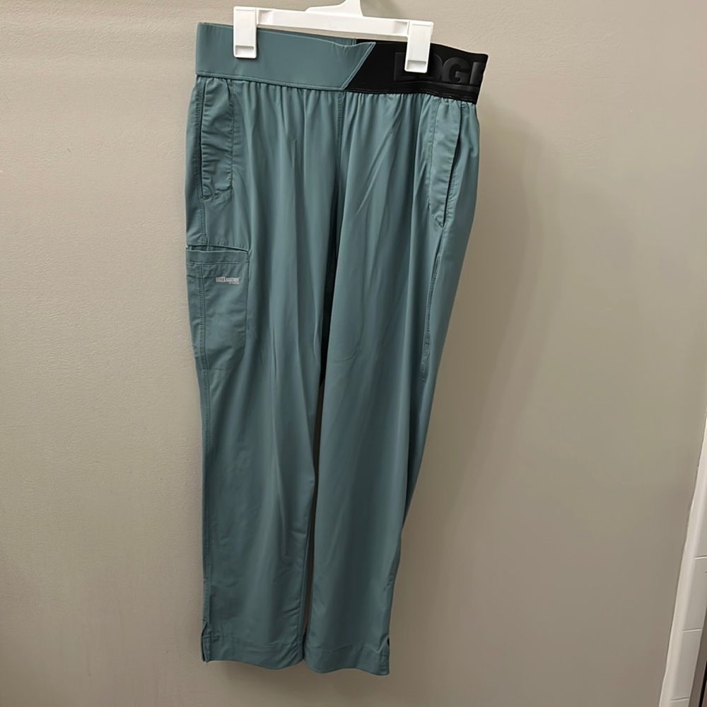 DC STYLE - Grey’s Anatomy Lyra Slim Pant, Aloe